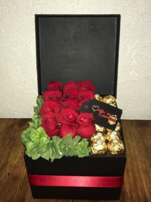 Caja Con Tapa Pintada En Negro 22×22 cm DQE10