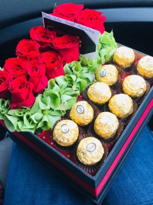 Caja Con Rosas y Chocolates