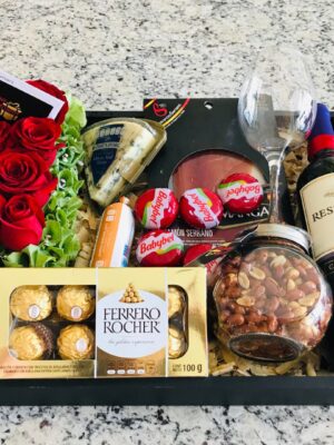 Charola Con Vino y Queso