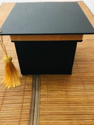 Caja MDF 22×22 cm Con Tapa Birrete (Grande) DQE35